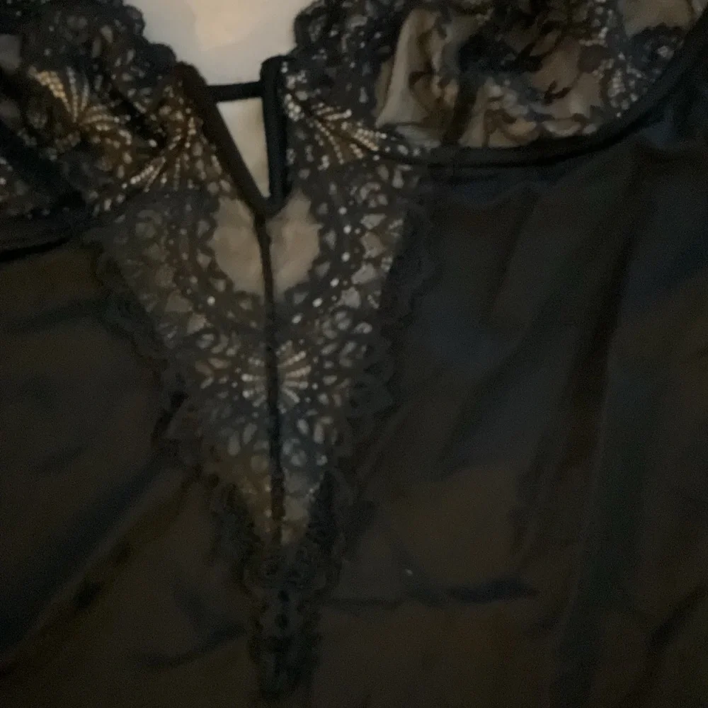 Chic Black Lace Chemise. SIZE 3 XL - Picture 12 of 16